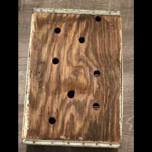 Vintage Seven Up Bottle Crate - Picture 6 of 6